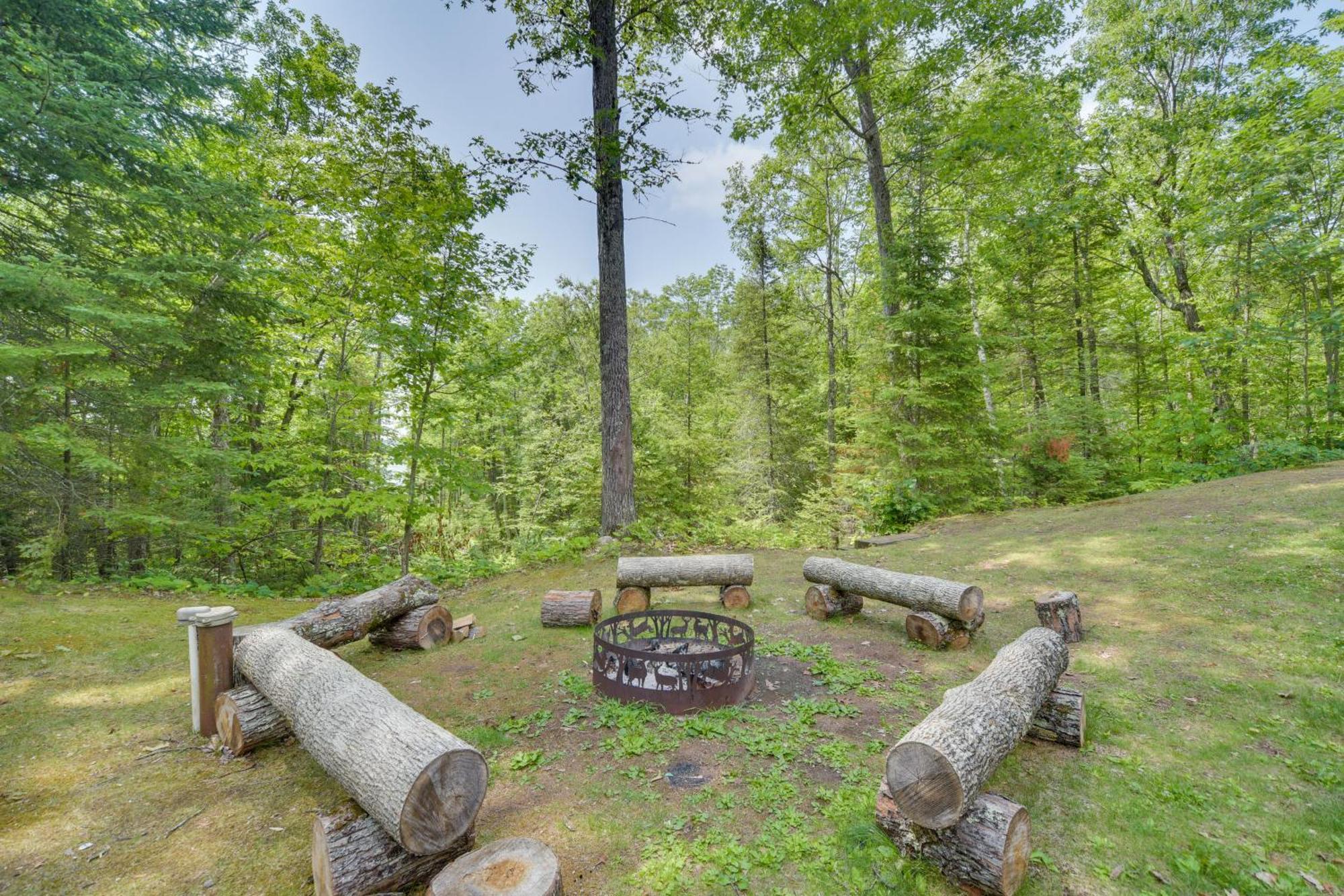 Scenic Hayward Lake View Retreat With Fire Pit Exterior foto